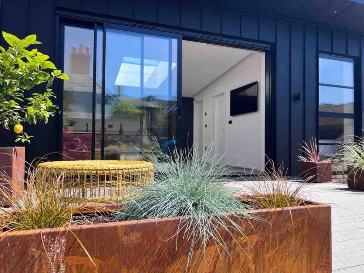 Modern Design, Parking, Central Of Christchurch Christchurch  Exterior photo